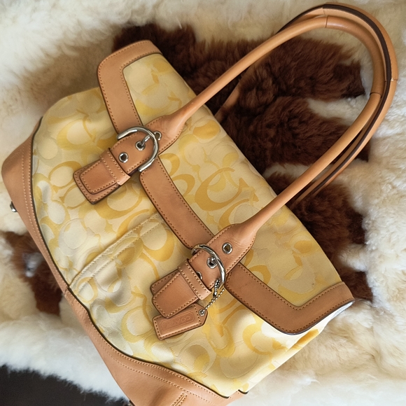 Vintage Optic Yellow Signature Purse - Picture 2 of 15